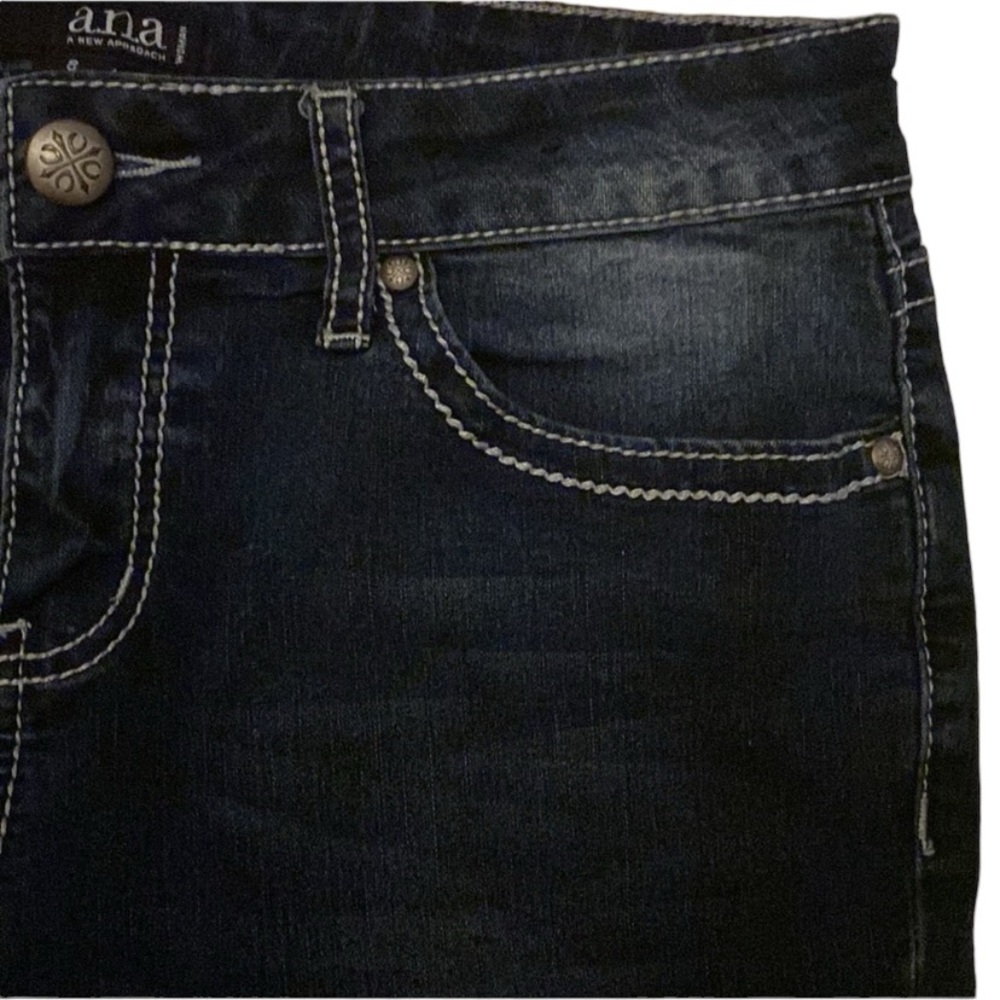 A.N.A. Women’s Bermuda Rhinestone Shorts Size 8 - Picture 6 of 13